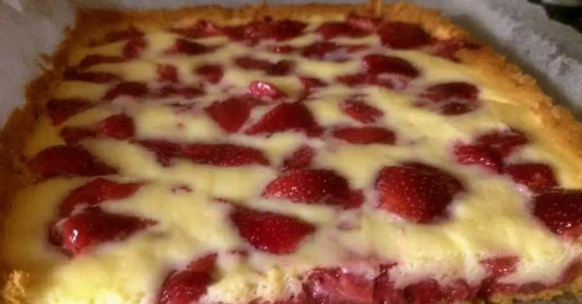 Mehevä mansikkapiirakka alle 30 minuutissa