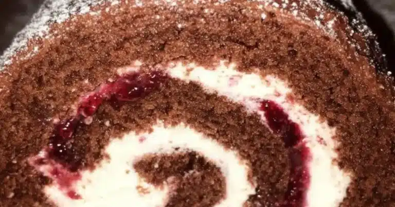 Unelman kuohkea suklaakääretorttu mascarponetäytteellä