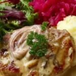 Porsaankyljyksiä sipuli-kermakastikkeessa alle 30 min