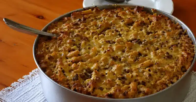 Helppo Koskenlaskijan makaroonilaatikko: Vain 3 vaihetta