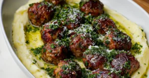 Parmesaanilihapullat ja sitruunamuusi – nopea 30 min ateria!