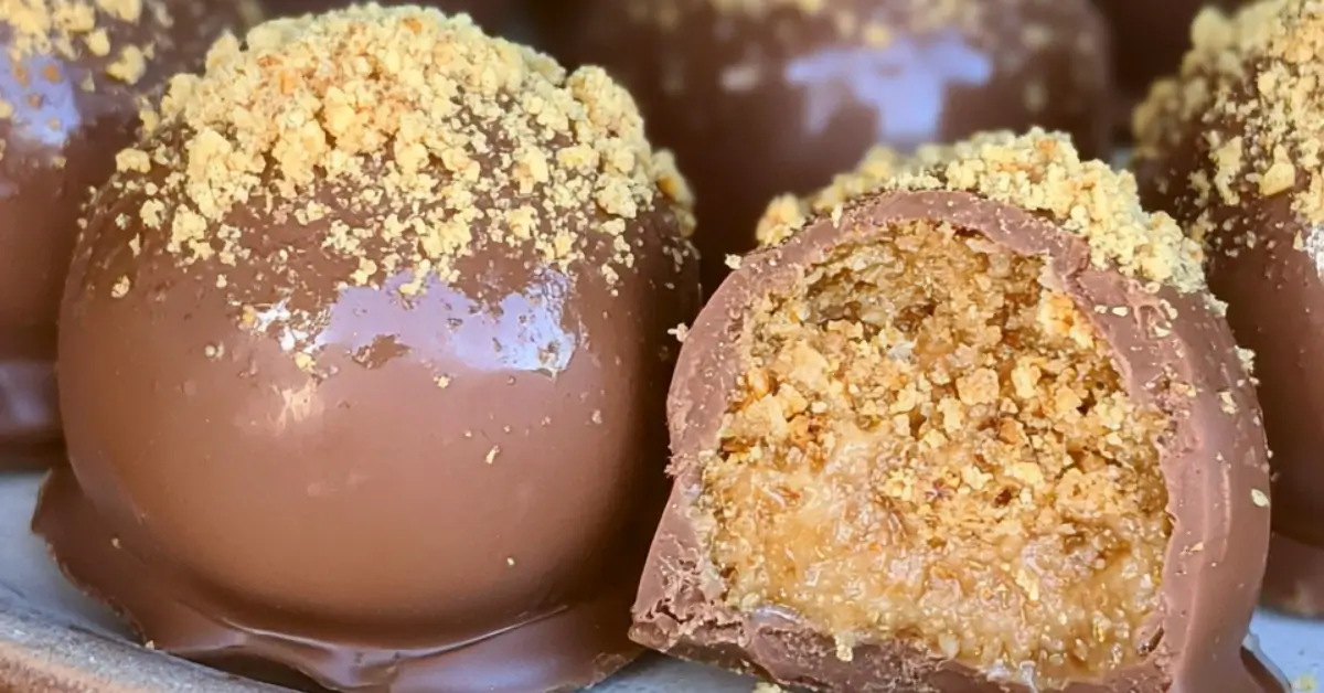 Banoffee-pallot suklaakuorrutteella leivinpaperilla
